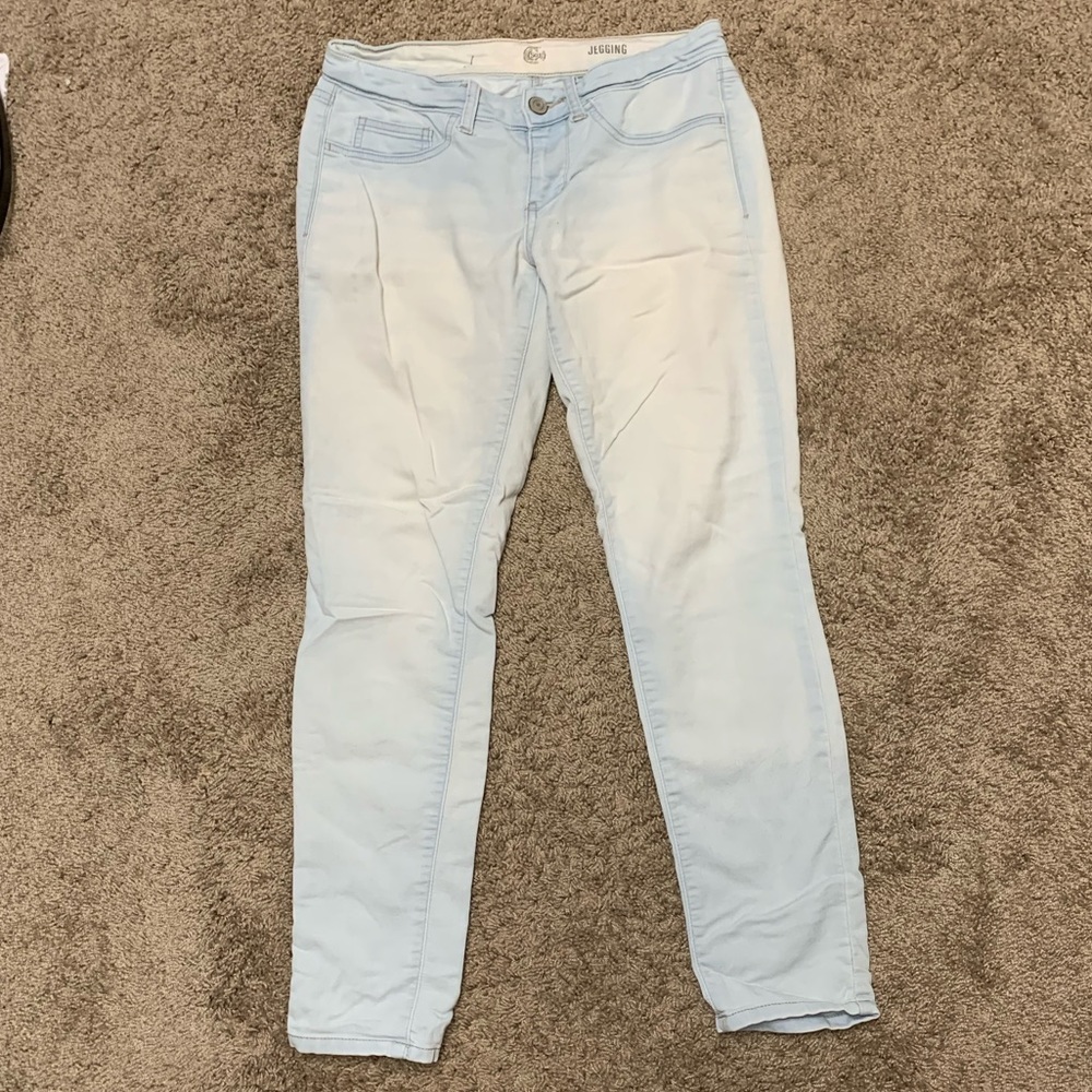 Light wash jeggings